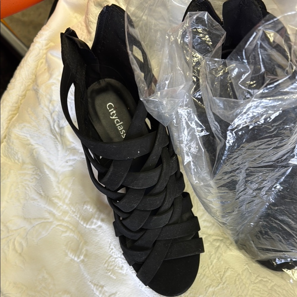 Cityclassified Women's Black Sandals